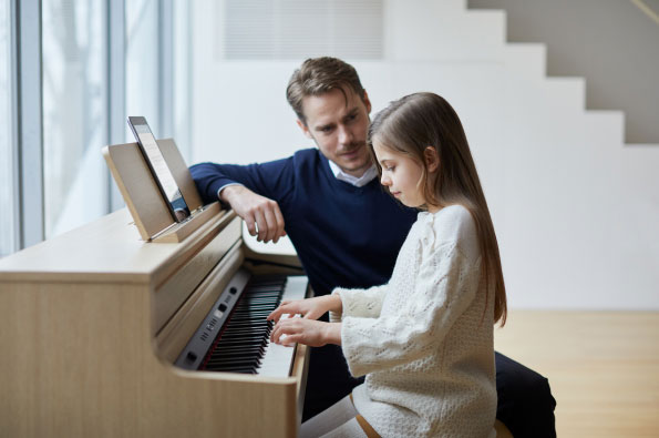 Đàn piano điện Roland HP 704